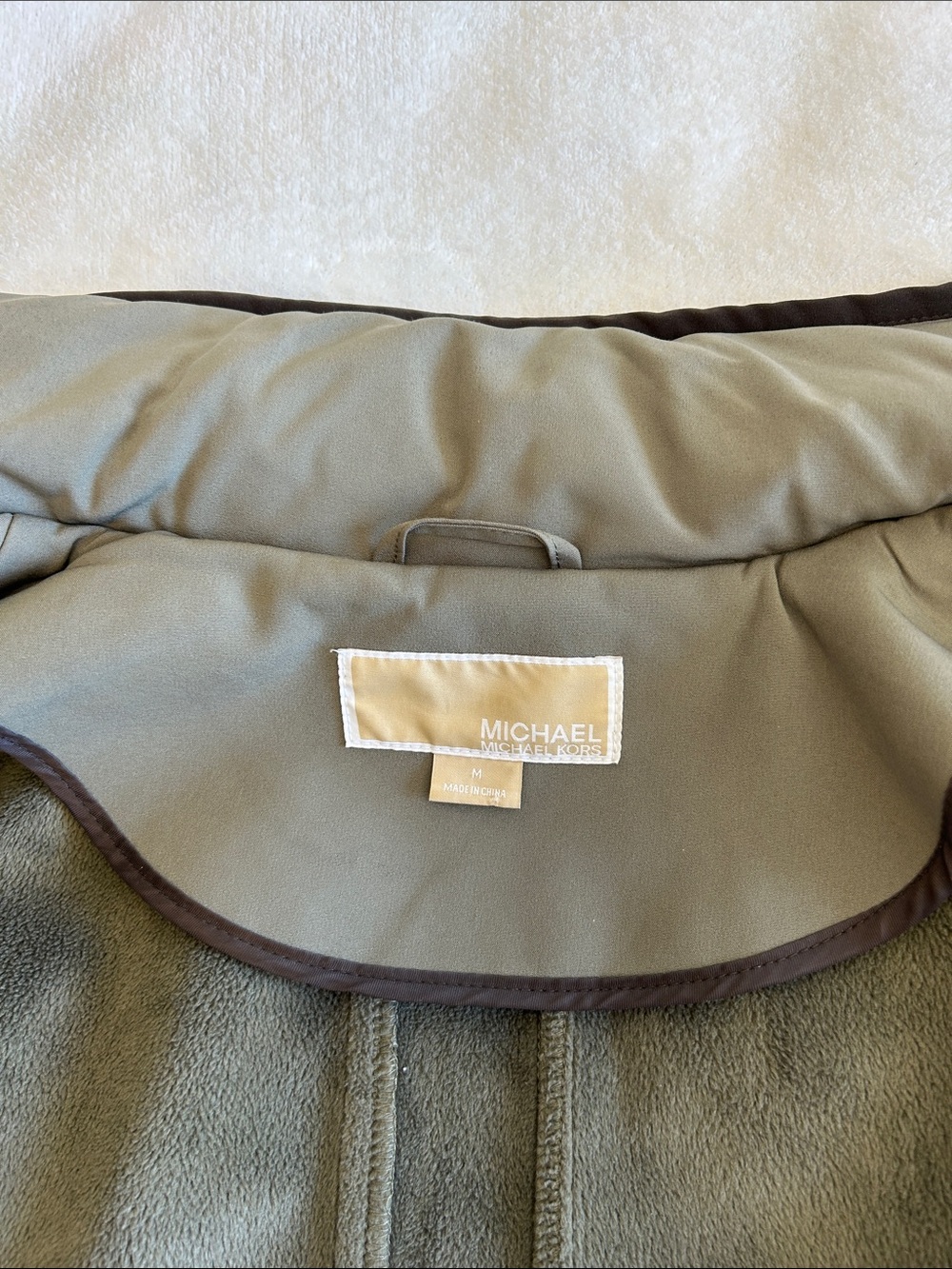 Michael Kors Women’s Softshell Olive Green Belted Jacket With Hidden Hood Size M - Picture 3 of 11